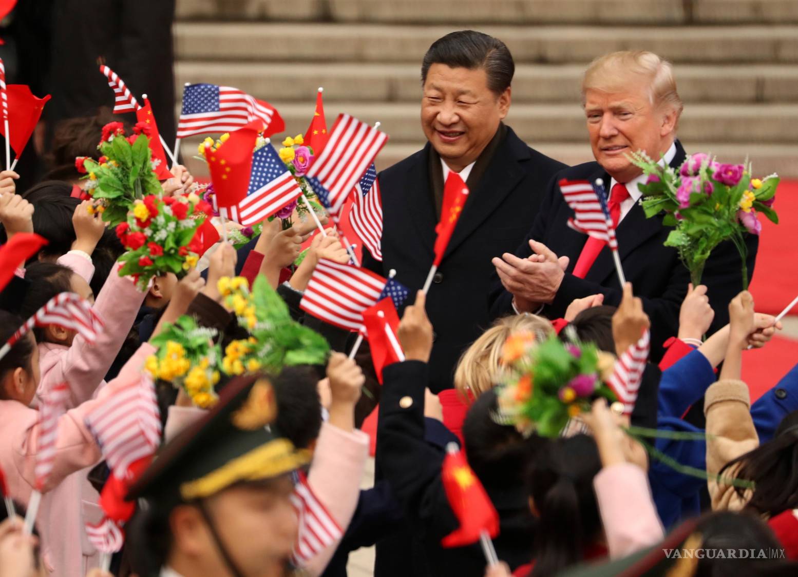 $!El presidente Donald Trump y el presidente chino Xi Jinping en una ceremonia de bienvenida en el Gran Salón del Pueblo en Pekín, China, el 9 de noviembre de 2017.