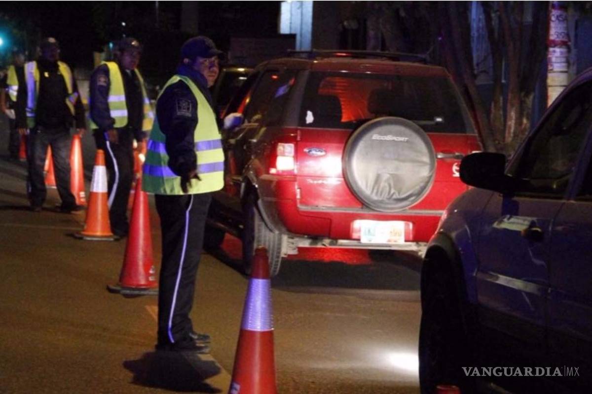 Detienen a tránsitos tras discusión con hijo de director de Seguridad Pública en alcoholímetro de Torreón