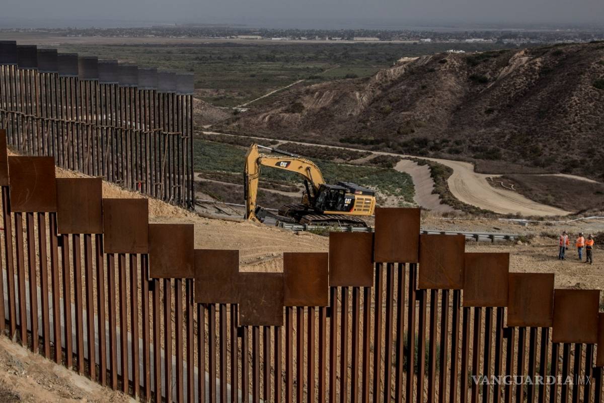 Trump anuncia nueva partida para la construcción del muro con México