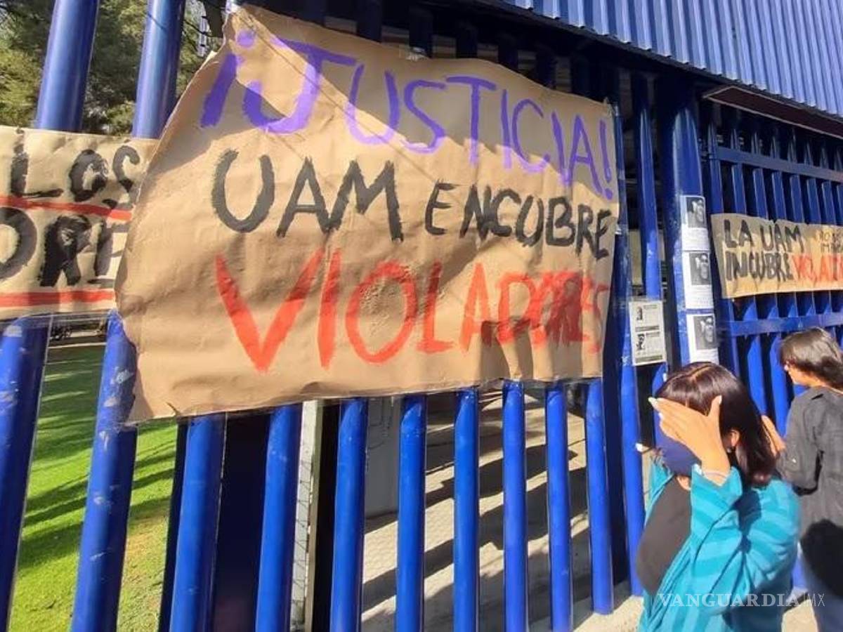 $!La víctima recibió el apoyo de sus compañeras y compañeros de los diferentes planteles de la UAM, quienes iniciaron el día 10 de marzo el paro de labores