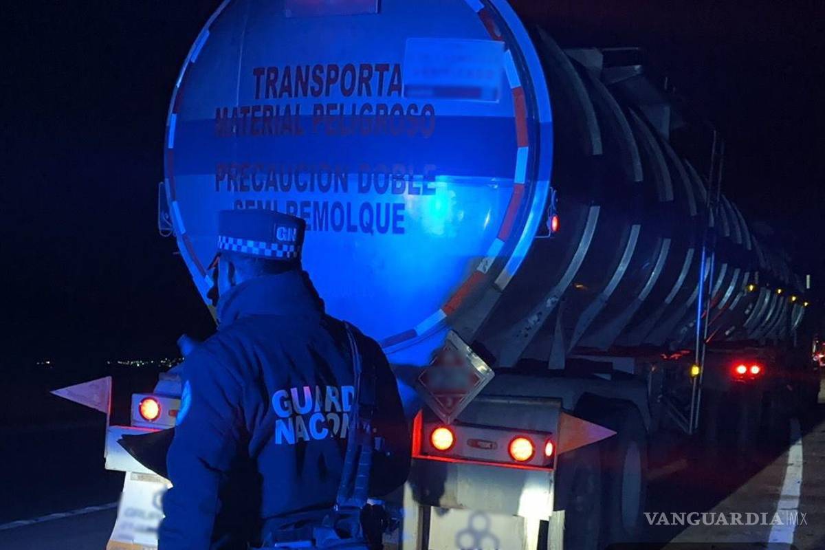 Detienen a trailero por transporte ilegal de 64 mil litros de hidrocarburo en la carretera Matehuala-Saltillo