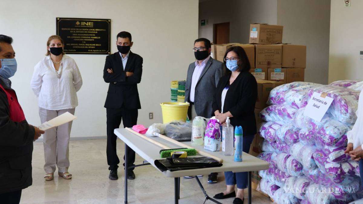 Llegan insumos para sanitizar casillas en Piedras Negras