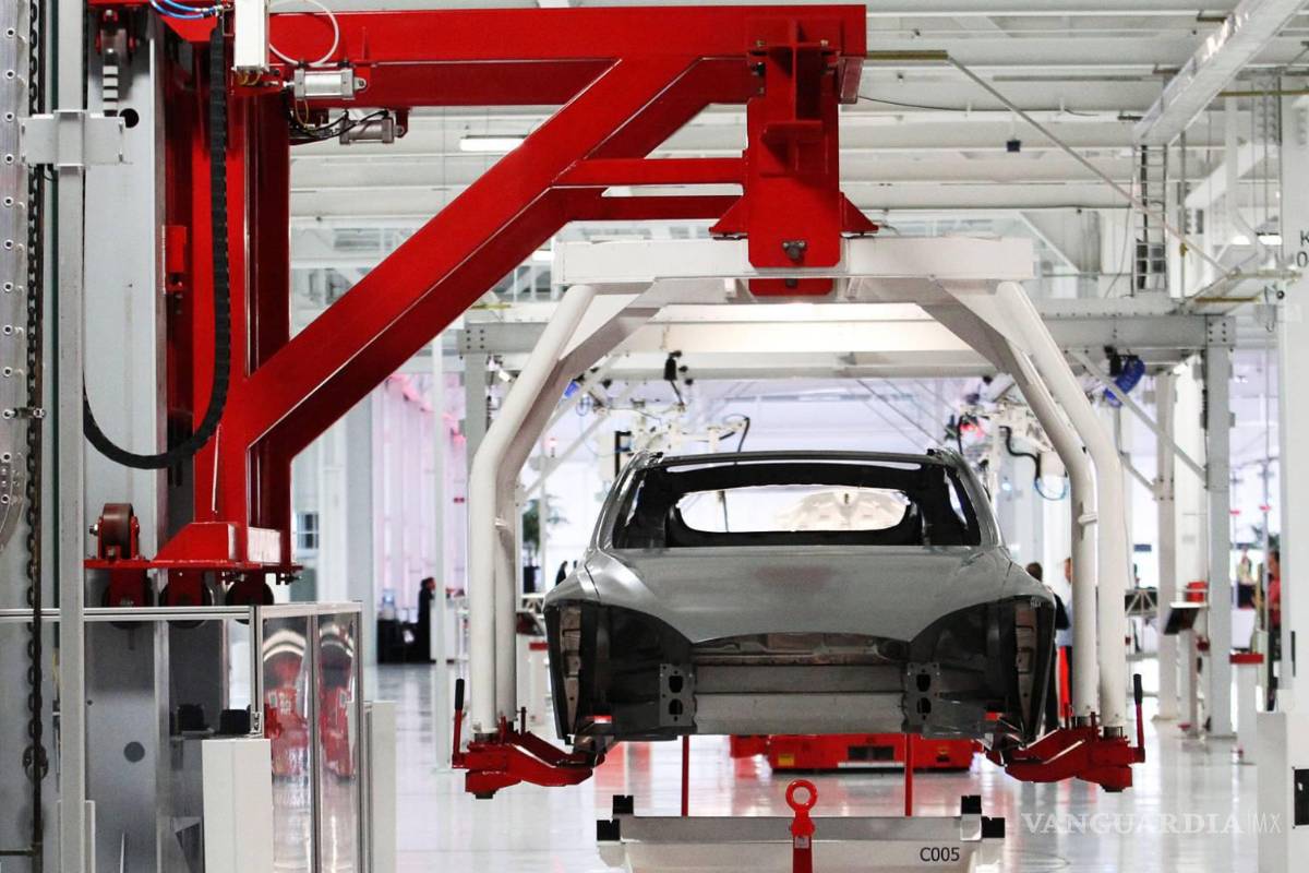 Incumple Tesla meta de entregas de vehículos en primer trimestre