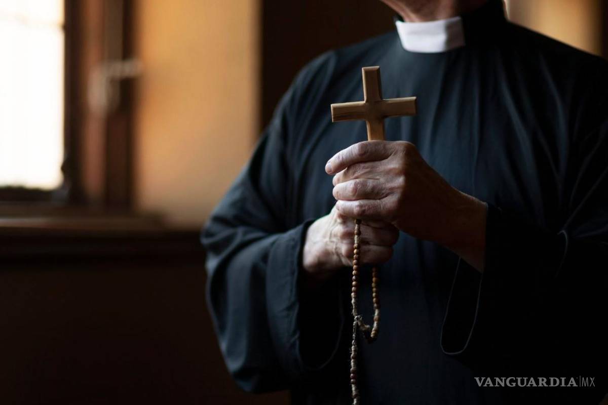 Acepta papa Francisco renuncia de sacerdote de Colombia