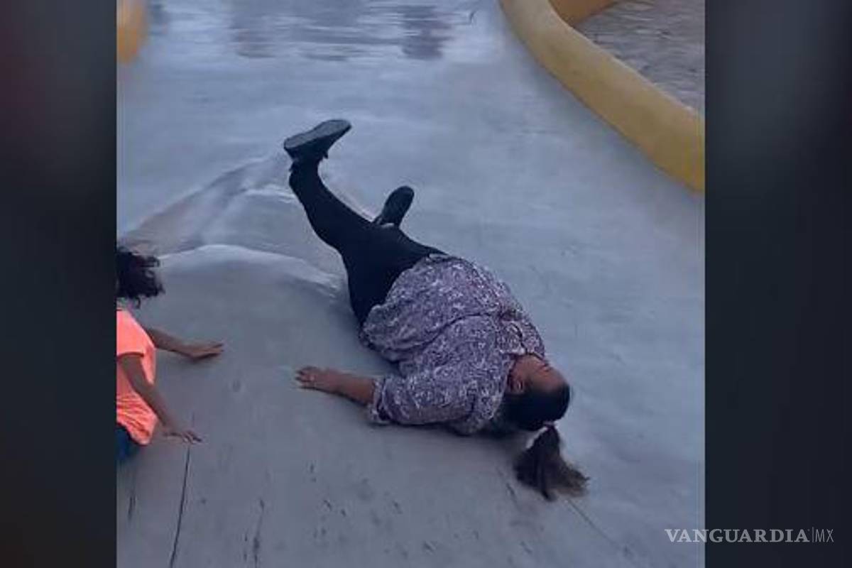 Divertido ‘aterrizaje’ en resbaladero de la Deportiva de Saltillo se viraliza en redes sociales (video)