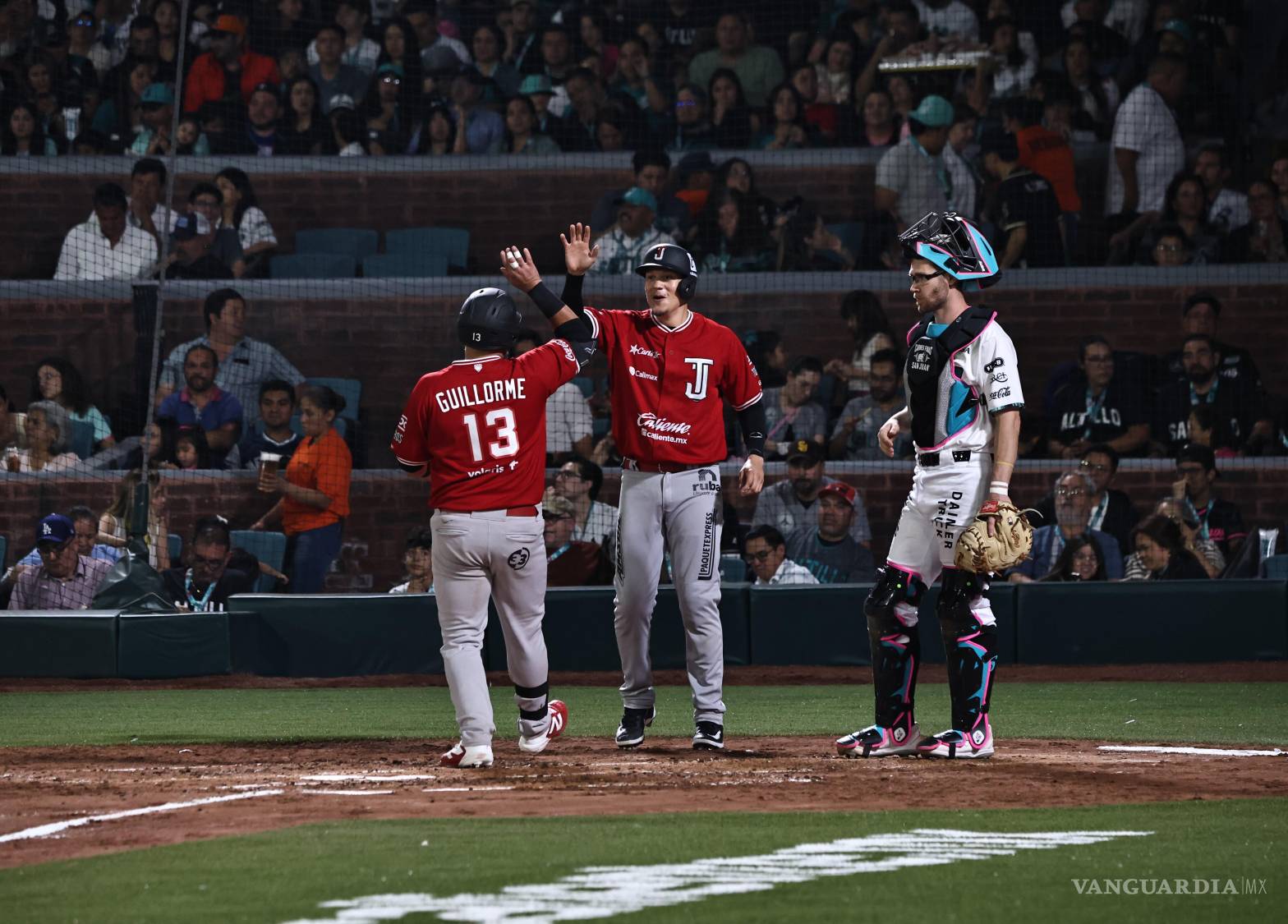 $!Manny Barreda tuvo una sólida apertura, pero cargó con el rally de Toros en la cuarta.
