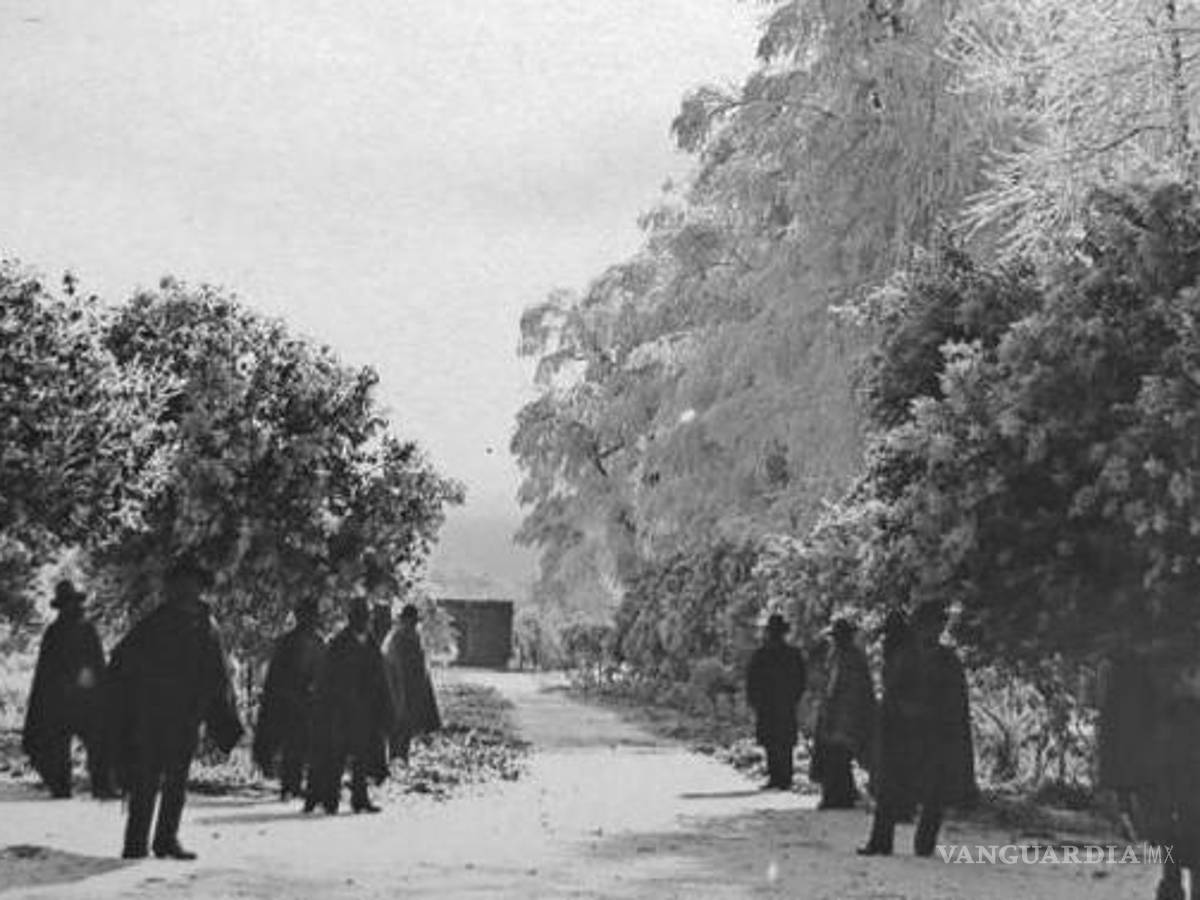 $!Esta imagen de 1887 es una de las primeras que documenta una nevada en la ciudad.