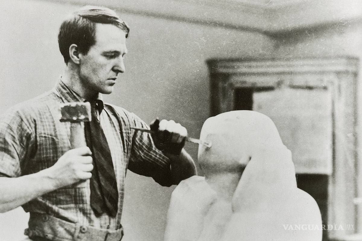 $!"Becoming Henry Moore", muestra la evolución del artista