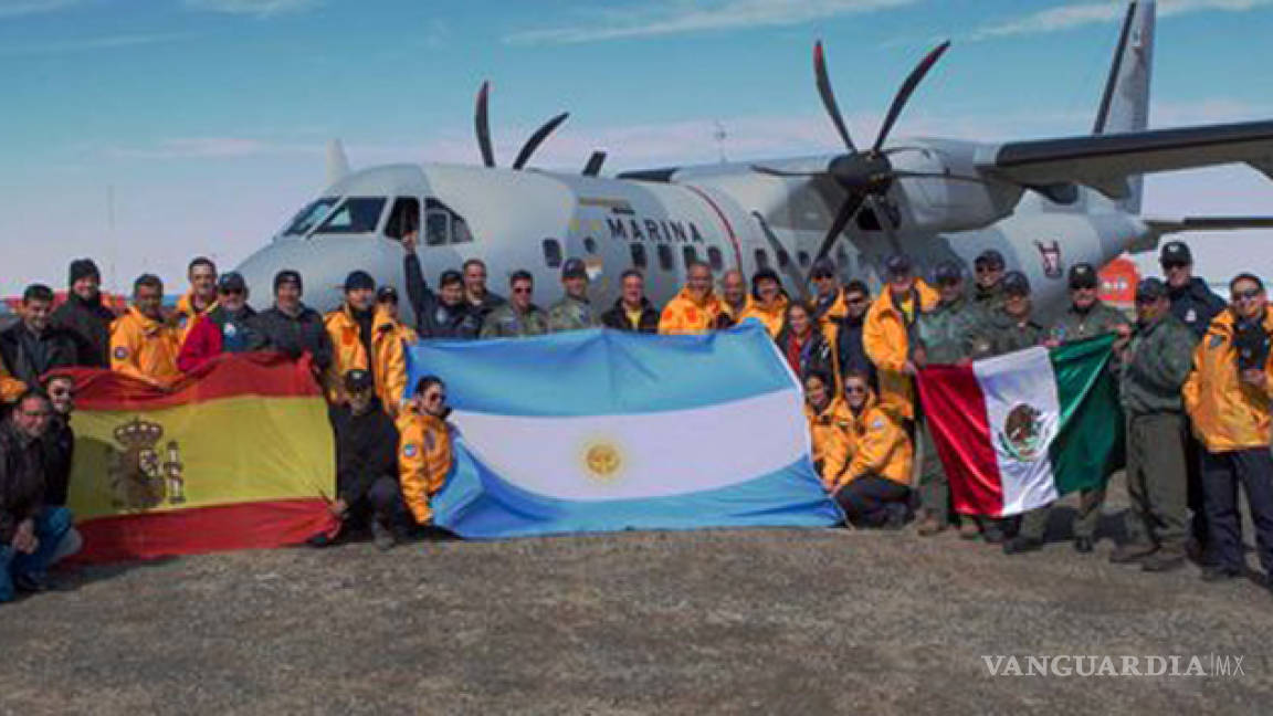 Aterriza avión de la Armada de México en la Antártida