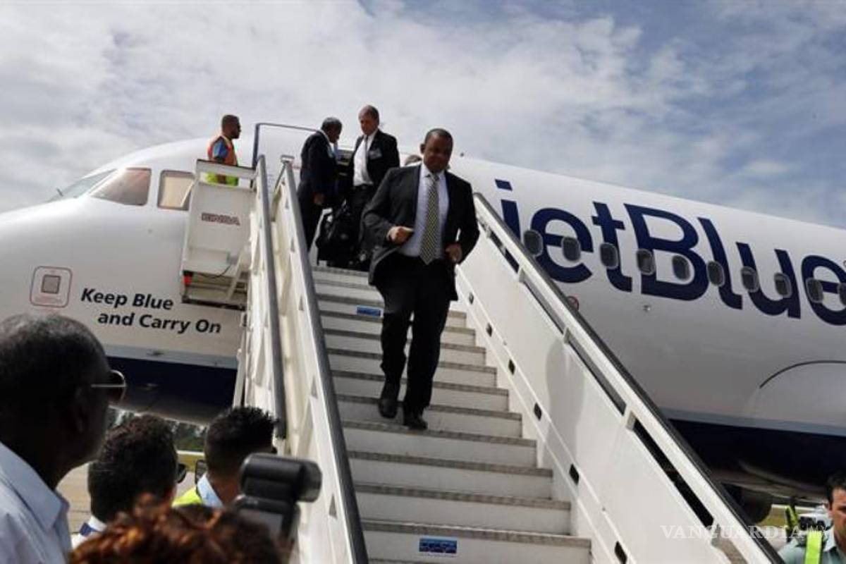 El vuelo 387 de JetBlue emprendió viaje histórico hacia Cuba