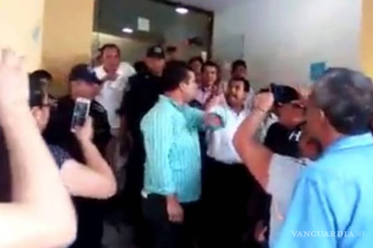 Detectan a candidato de Morena presuntamente dando dinero en Hidalgo