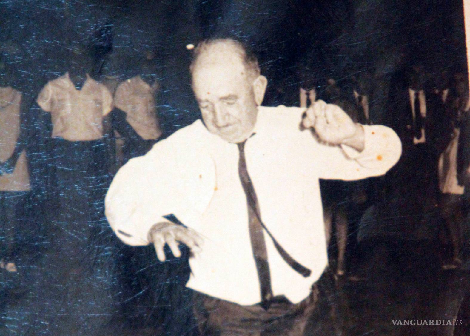 $!La historia detrás del busto de Sir Alexander Fleming