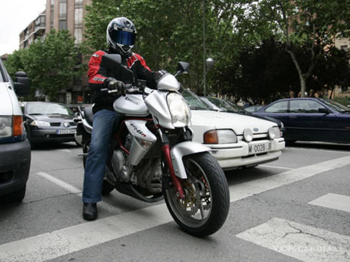 $!Conducir en moto por la ciudad, las claves para sobrevivir sobre dos ruedas