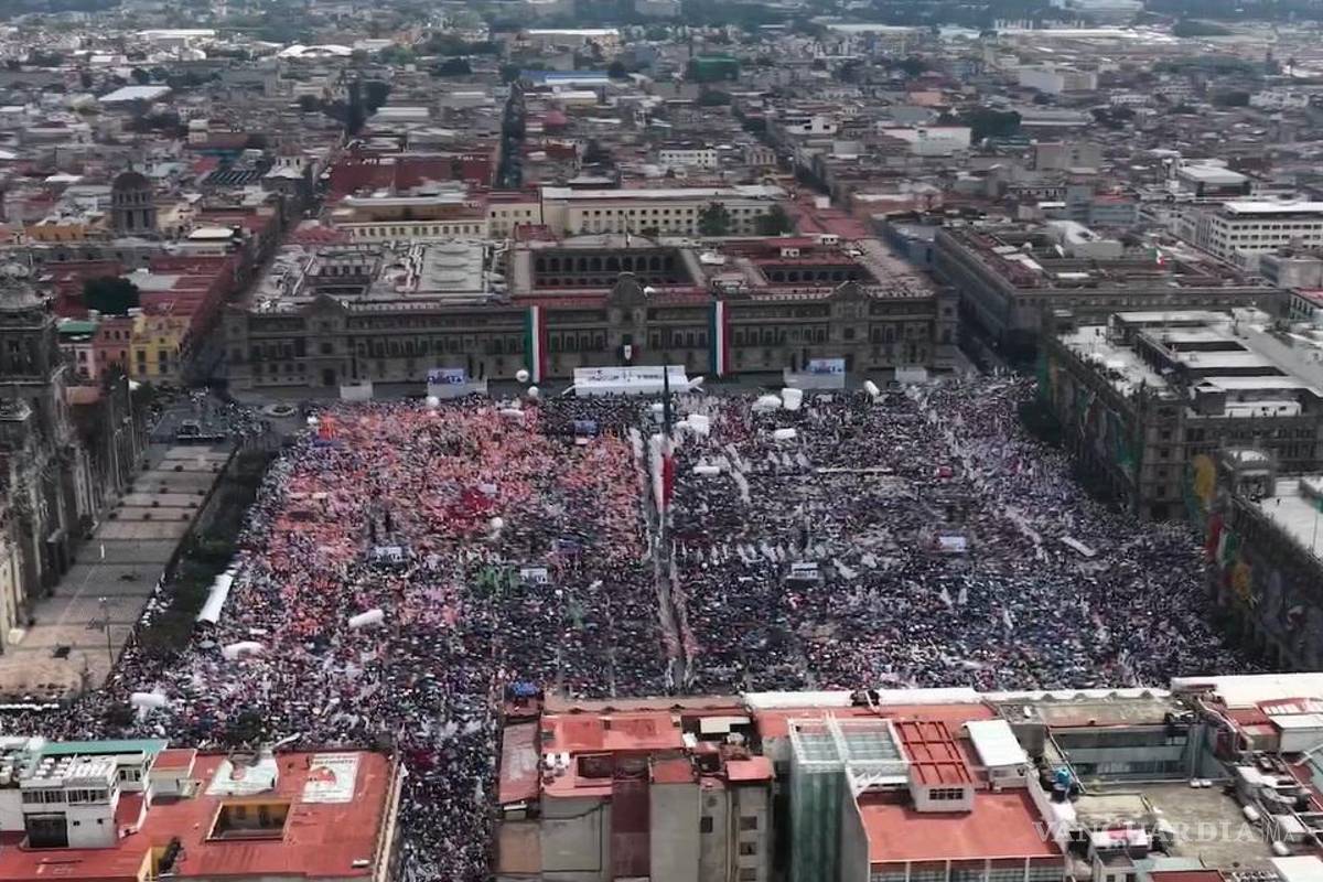 Claudia Sheinbaum llena el Zócalo con más de 400 mil asistentes en su primer informe