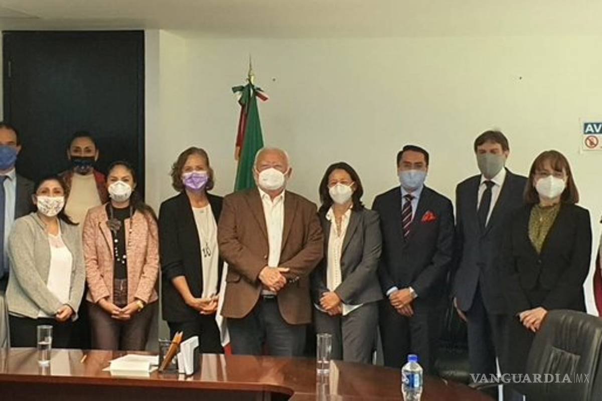 Cofepris, AstraZeneca y Liomont arrancan evaluación para producir vacuna contra COVID-19 en México