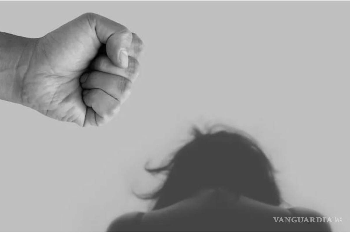 Cansada del maltrato, mujer denuncia a su esposo por violencia familiar, en Saltillo