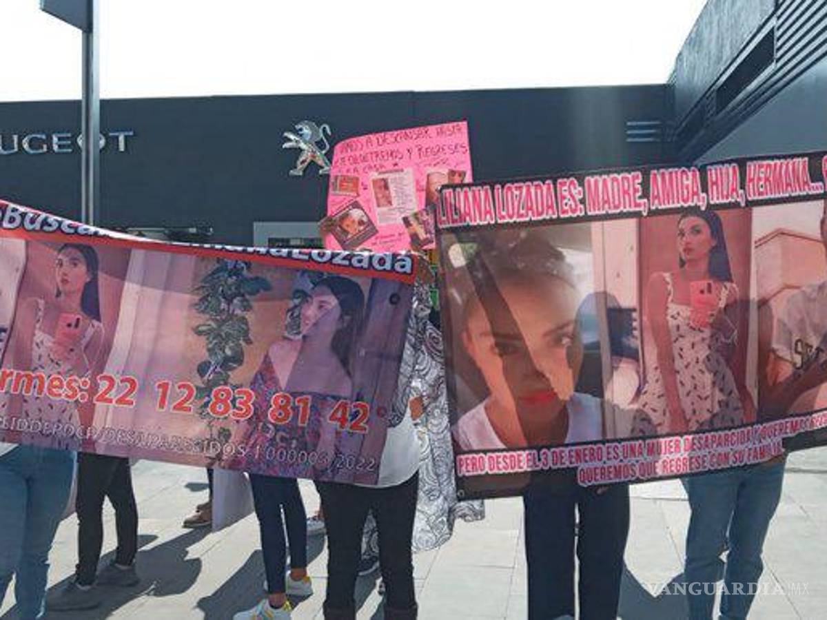 $!El sábado familiares y amigos de Liliana se manifestaron frente a la Fiscalía General de Puebla