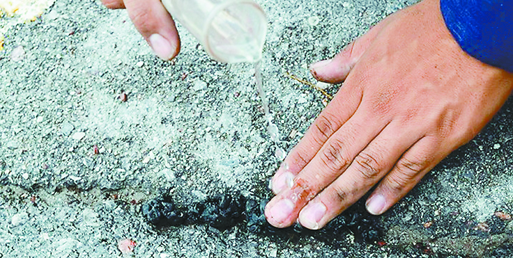 Joven de la UAdeC crea asfalto que se regenera con la lluvia