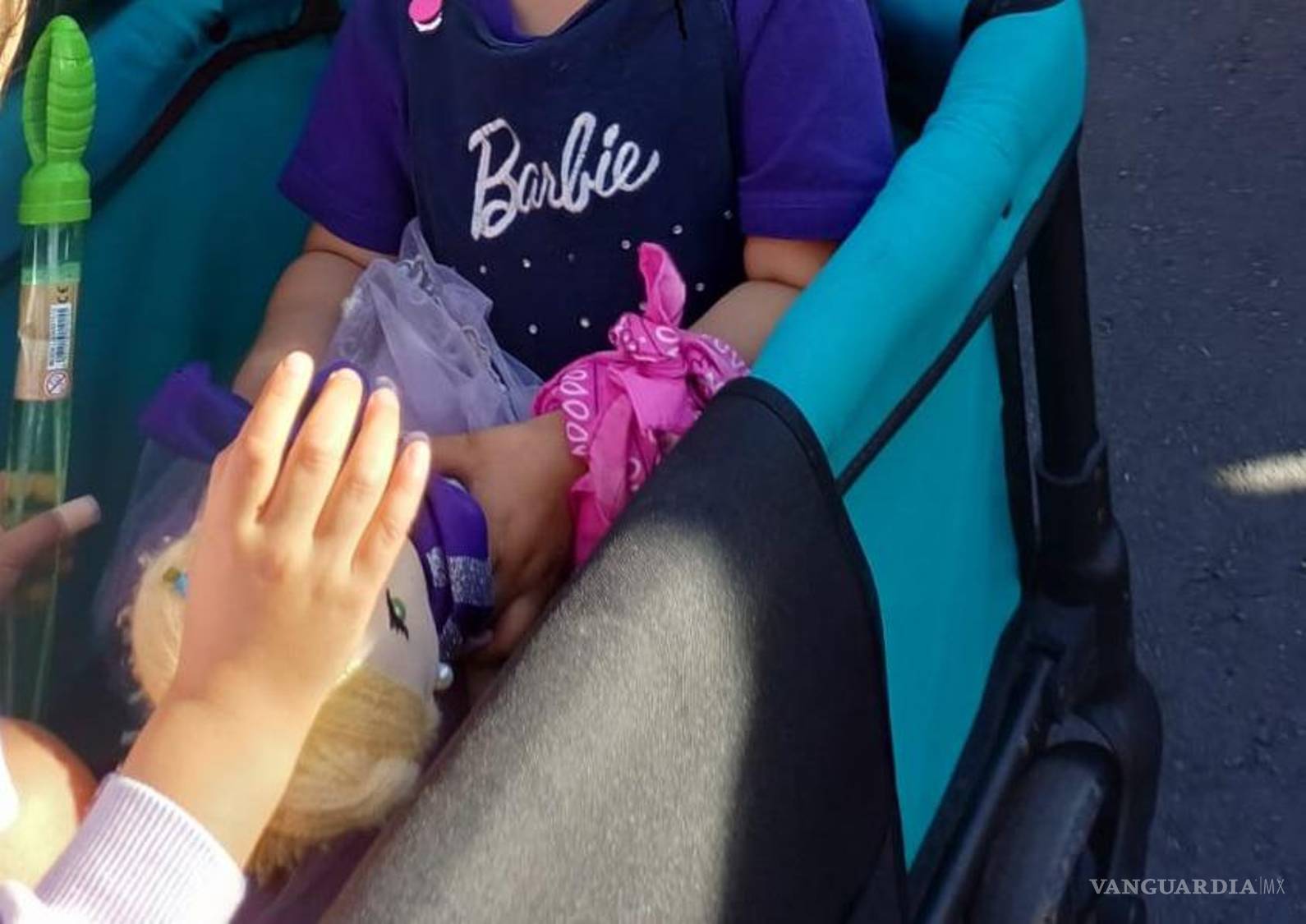 $!Un 8M desde el borde: acompañé a mi hija a una marcha feminista de Saltillo