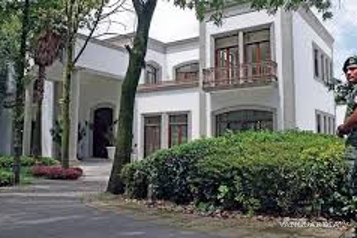 $!Mientras EPN se ‘camufla’ en disfraces, Angélica Rivera es vista en lujosas tiendas de EU