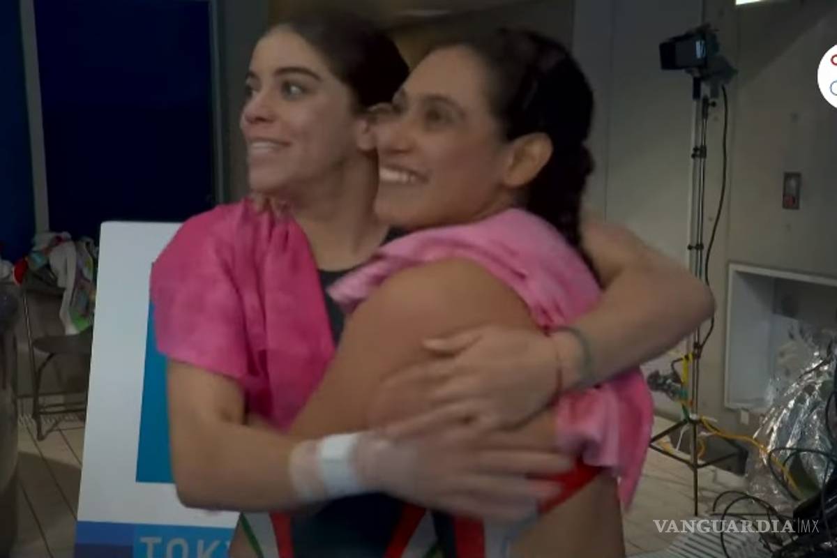 David Faitelson 'regaña' a medallistas mexicanas por celebrar error de rivales; lo tunden en redes