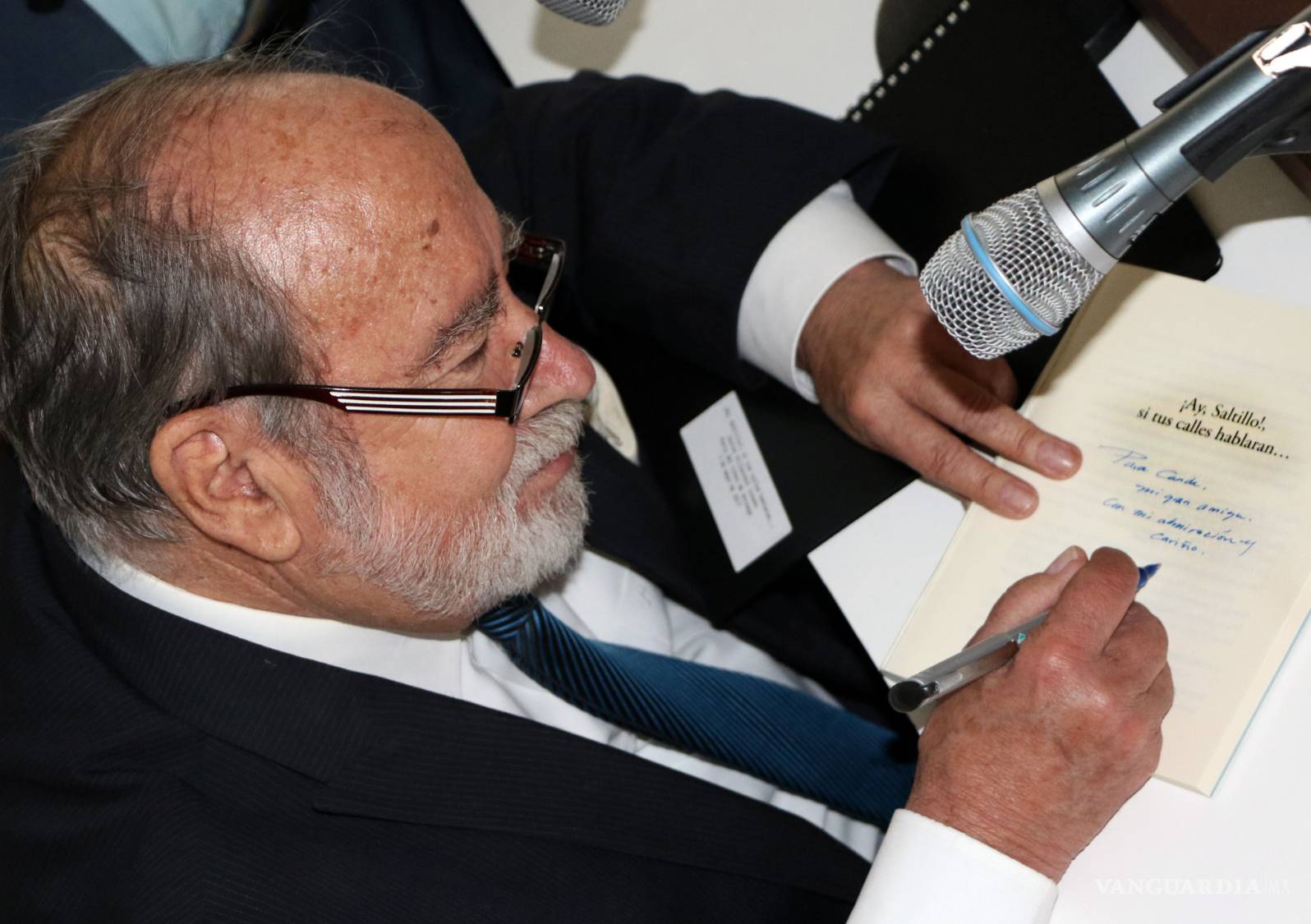 $!Él es Javier Villareal el maestro que por 33 años inspiró con sus clases a muchos estudiantes para hacer buen periodismo