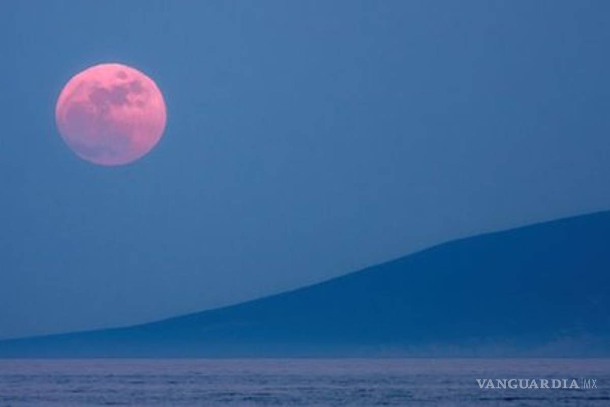 Este lunes la &quot;luna rosa&quot; iluminará el cielo