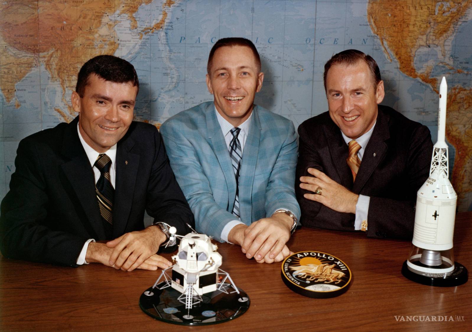 $!10/04/1970. Los astronautas del Apolo 13, de izquierda a derecha, Fred Haise, Jack Swigert y Jim Lovell, se reúnen para una foto el día antes del lanzamiento.