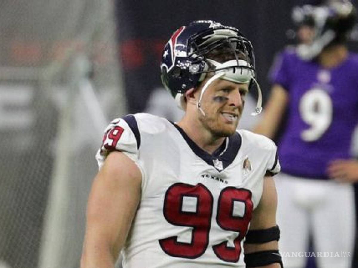 $!J.J. Watt reprocha la jugada 'estúpida y egoísta' de Ross Blacklock