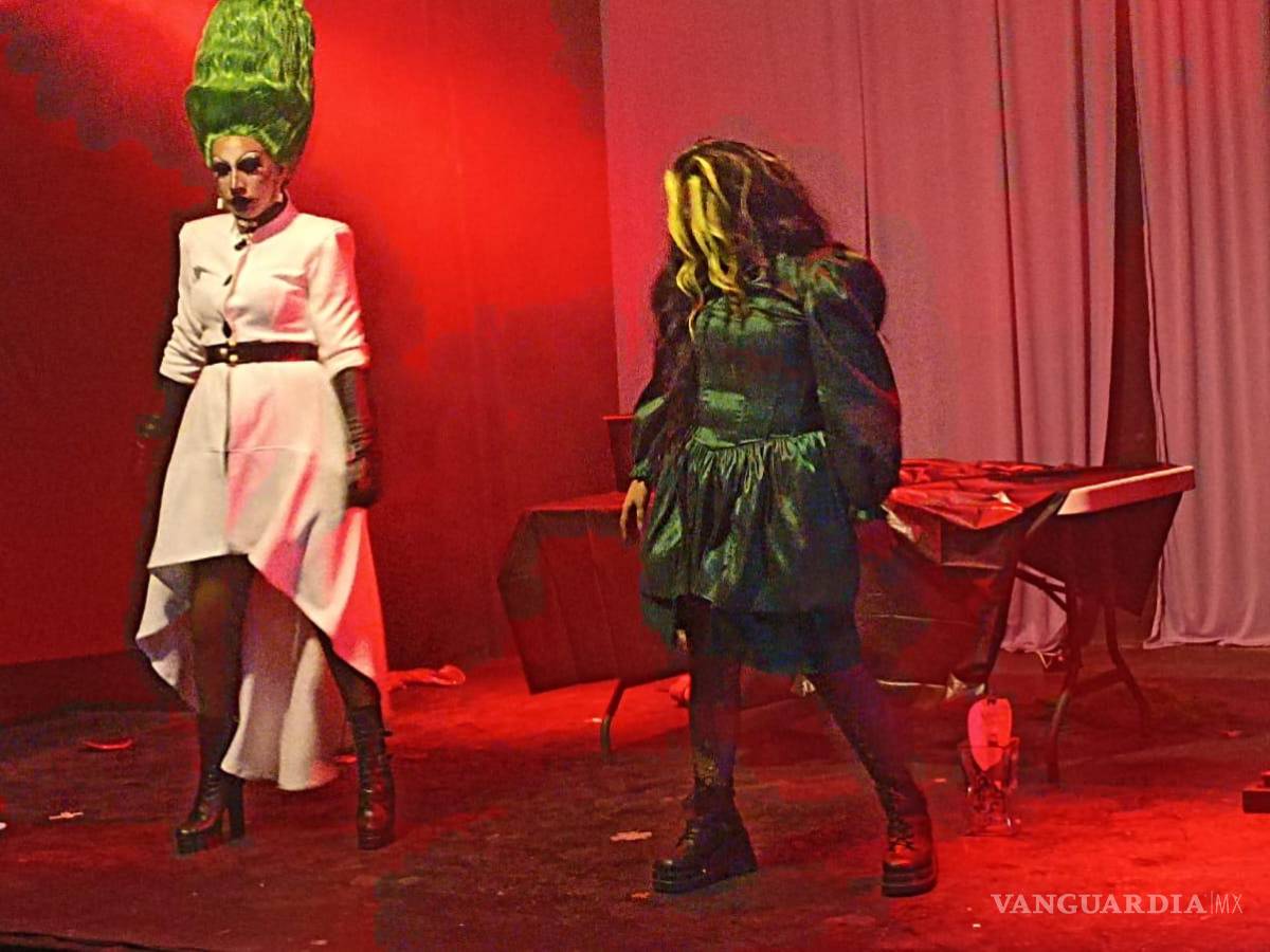 $!¡Y soporta! Noche de bufaderas en Next Drag Super Star Saltillo