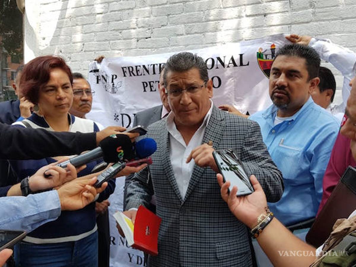 $!Petroleros presentan más pruebas contra Romero Deschamps a FGR