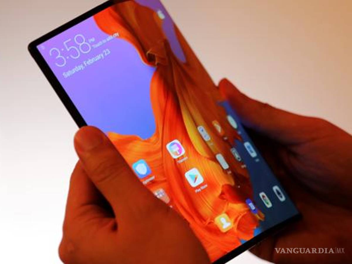 $!Huawei Mate X, un 'súper teléfono' plegable pero muy costoso, 2 mil 600 dólares