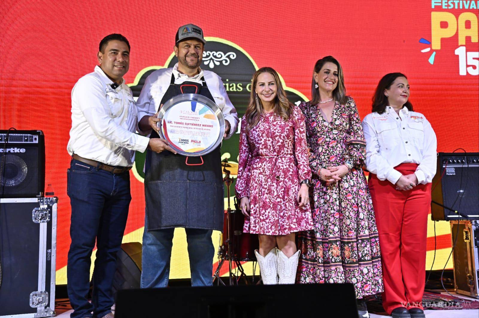 $!Entrega de reconocimiento especial a Tomás Gutiérrez.