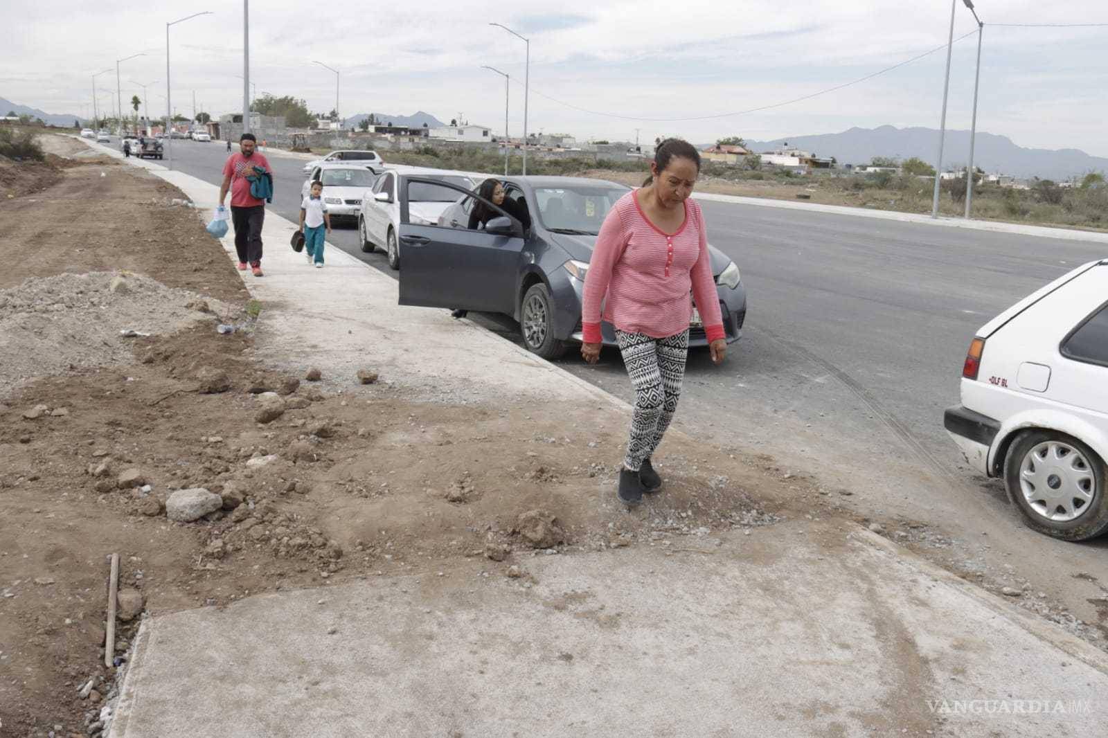 $!La carencia de infraestructura peatonal en obras viales despierta preocupaciones en la comunidad.