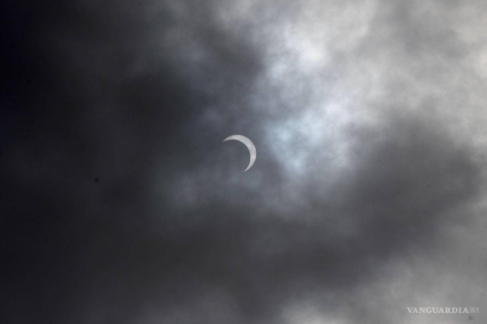 $!Un poco oculto por la nubosidad, pero aun así se pudo apreciar.