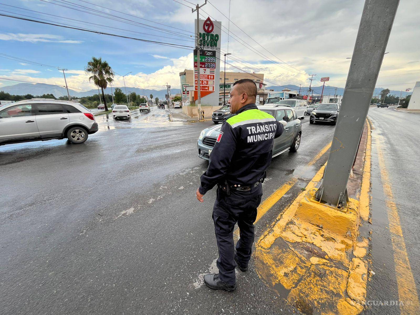$!Elementos de Tránsito atienden afectaciones en diversos puntos de la ciudad.