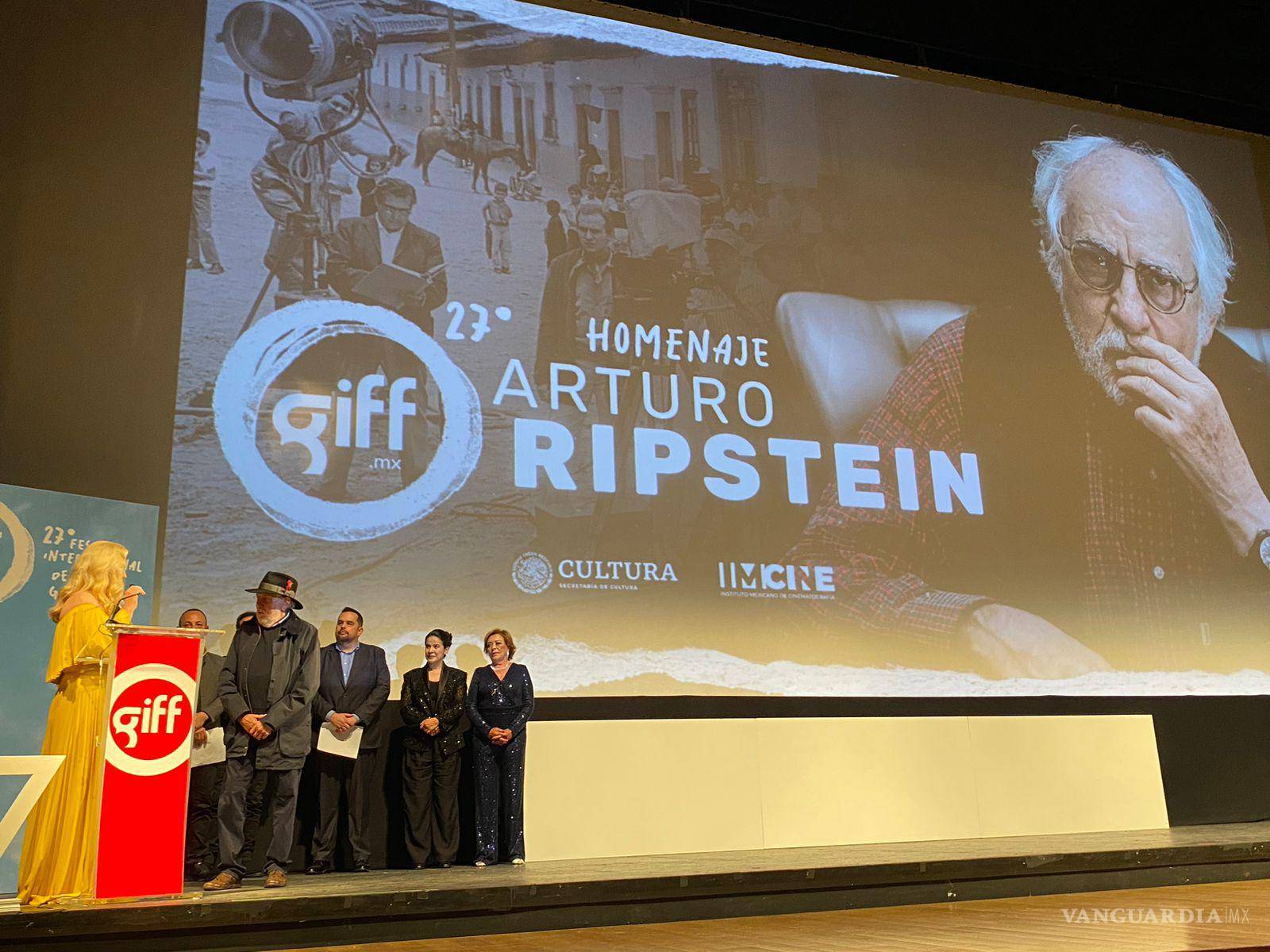 $!El homenaje formó parte de los eventos estelares del festival.