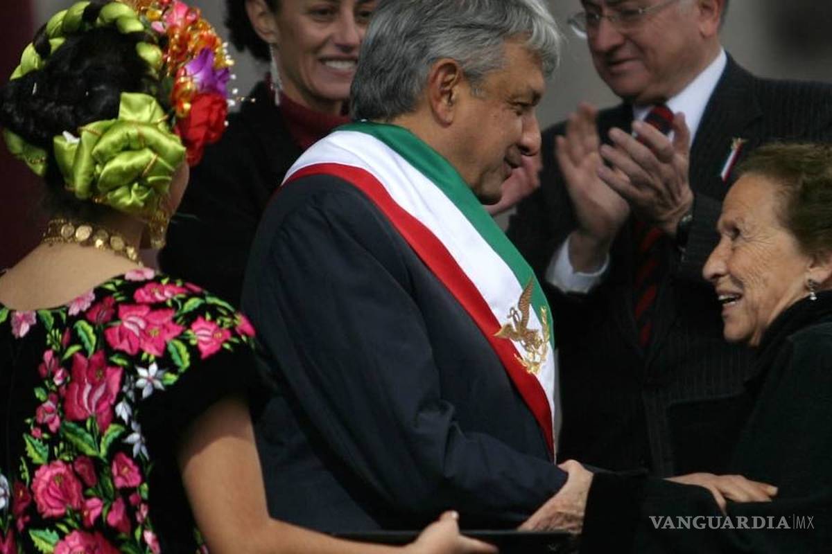 Banda presidencial de AMLO tendrá el color verde arriba