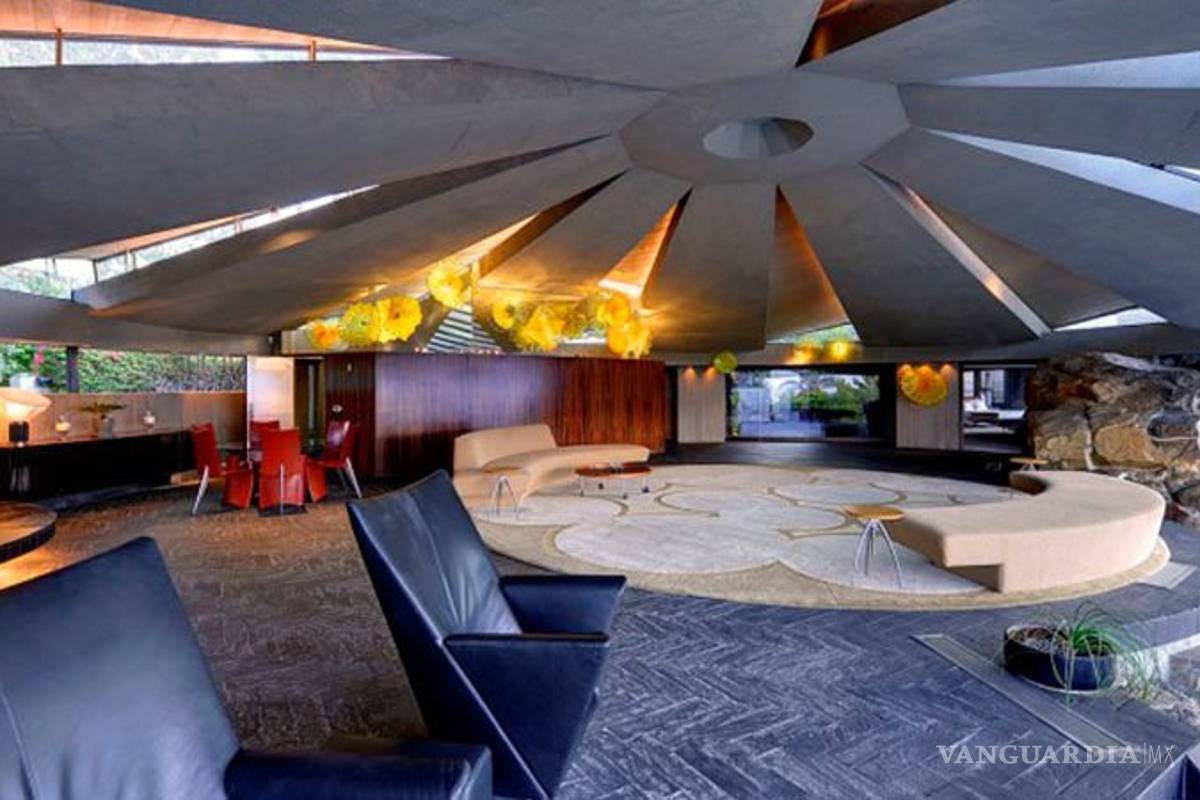 Ponen a la venta casa donde se filmó cinta de James Bond