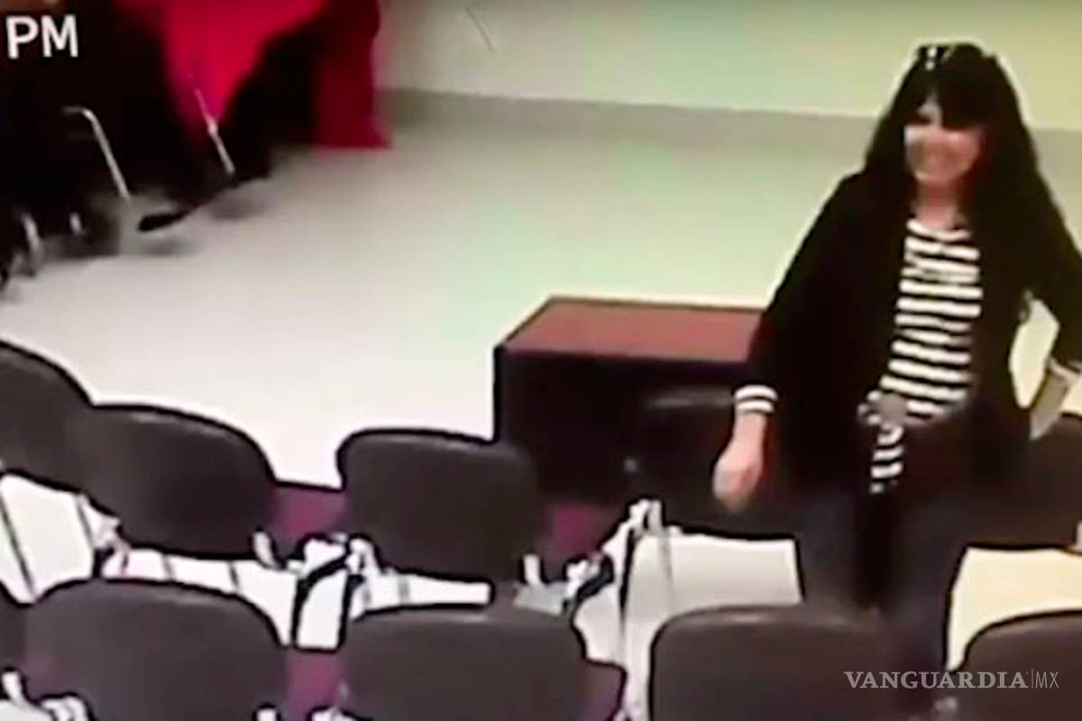 Difunden video de regidora de Morena robando celular; ella lo niega