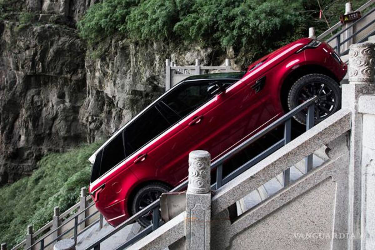 El Range Rover Sport pudo con los 999 escalones de la Puerta del Cielo (video)