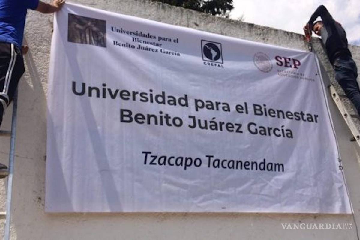 Diputados panistas cuestionan universidades de AMLO