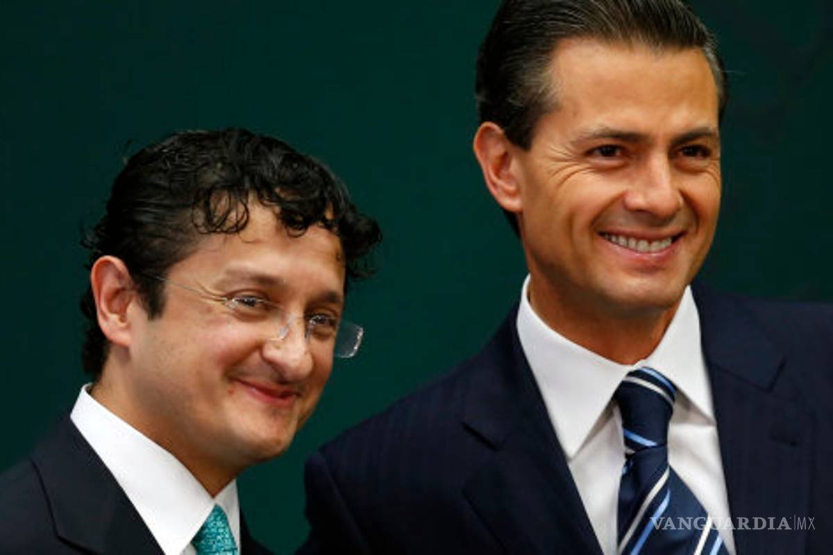 La SFP 'regaló' a Virgilio Andrade, ex secretario que absolvió a Peña Nieto, un óleo de 80 mil pesos