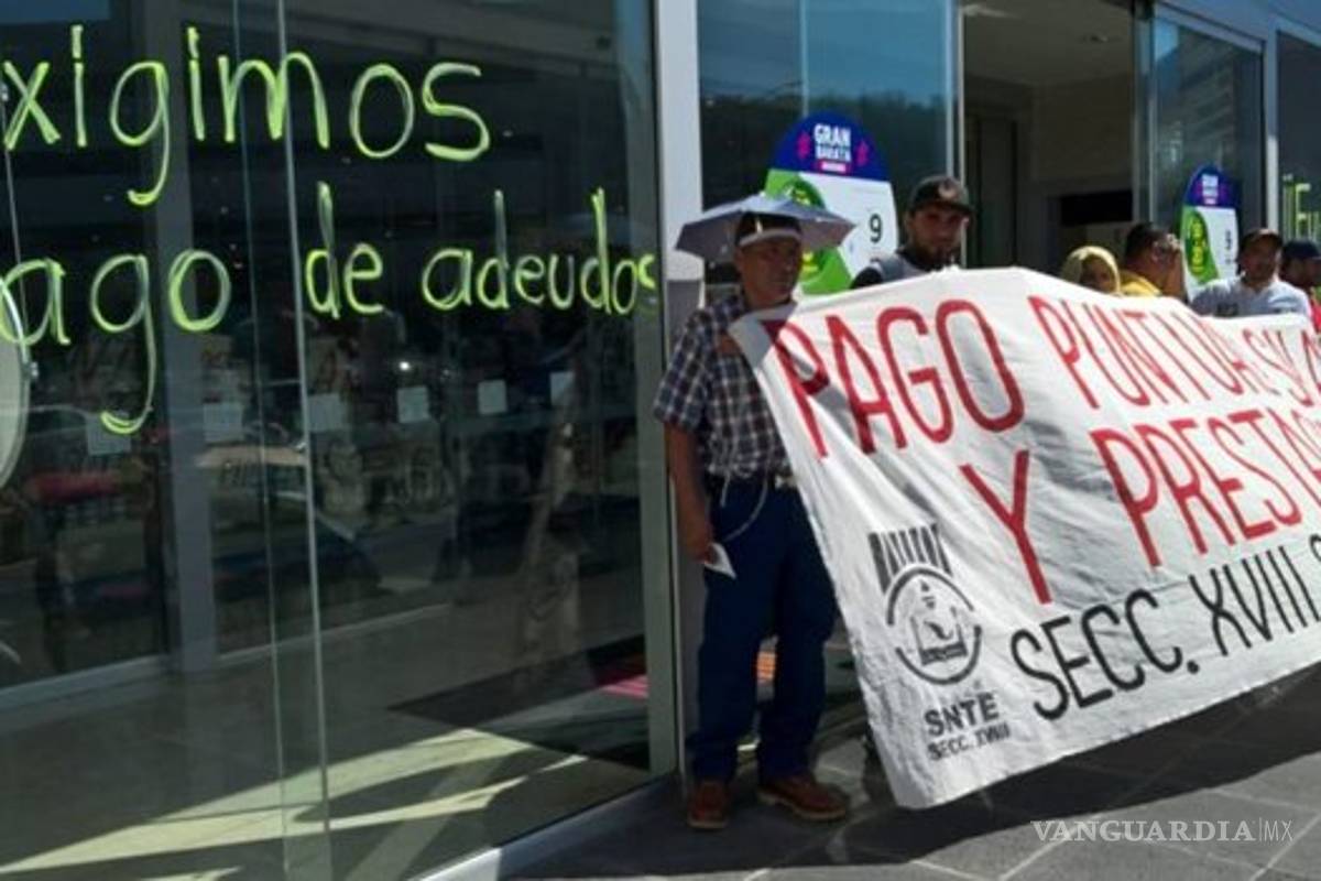 CNTE libera vías ferroviarias pero mantiene plantón y paro laboral