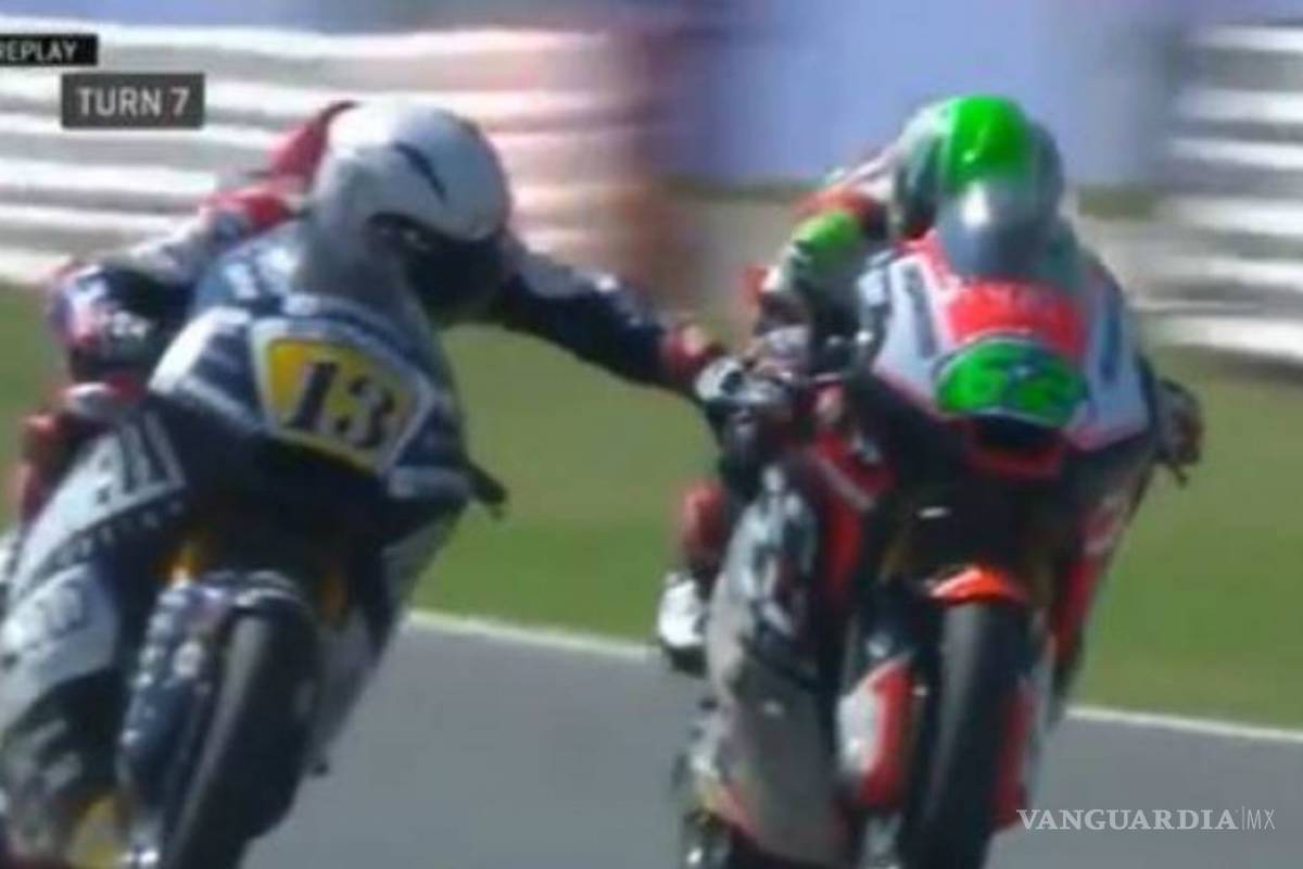 Piloto le pone el freno a su oponente en plena competencia