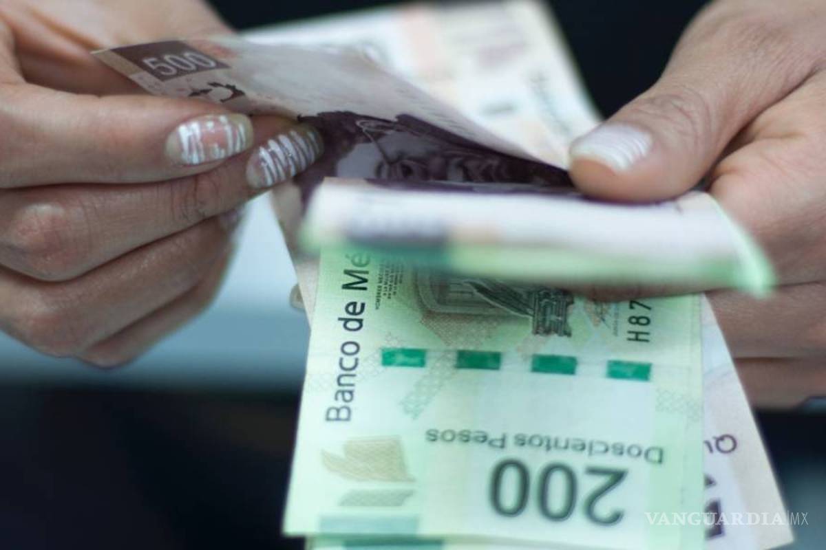 El 75% en México puede reunir un aguinaldo de la alta burocracia si no gasta un peso en 3 a 13 años