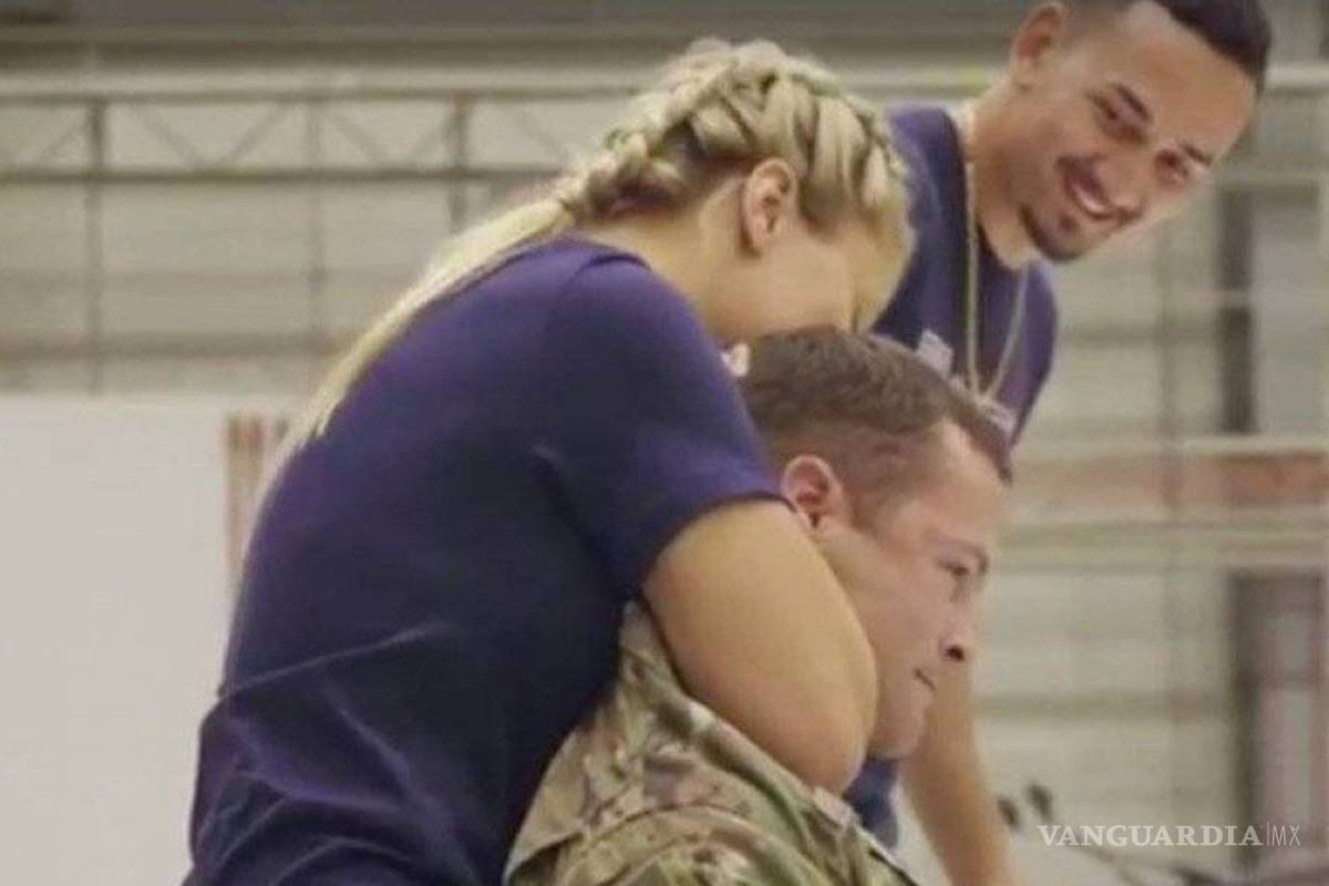 Peleadora de la UFC desmaya a soldado estadounidense