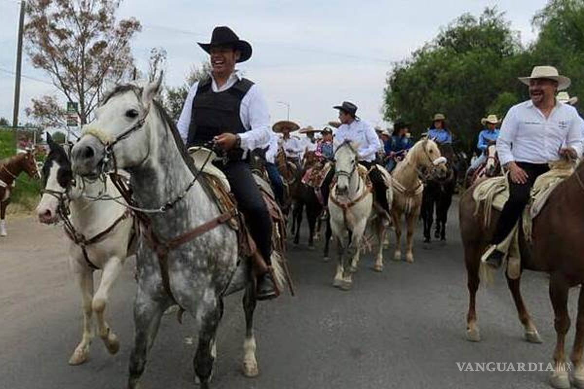 Vocalista de Banda Jerez inicia campaña con chaleco antibalas