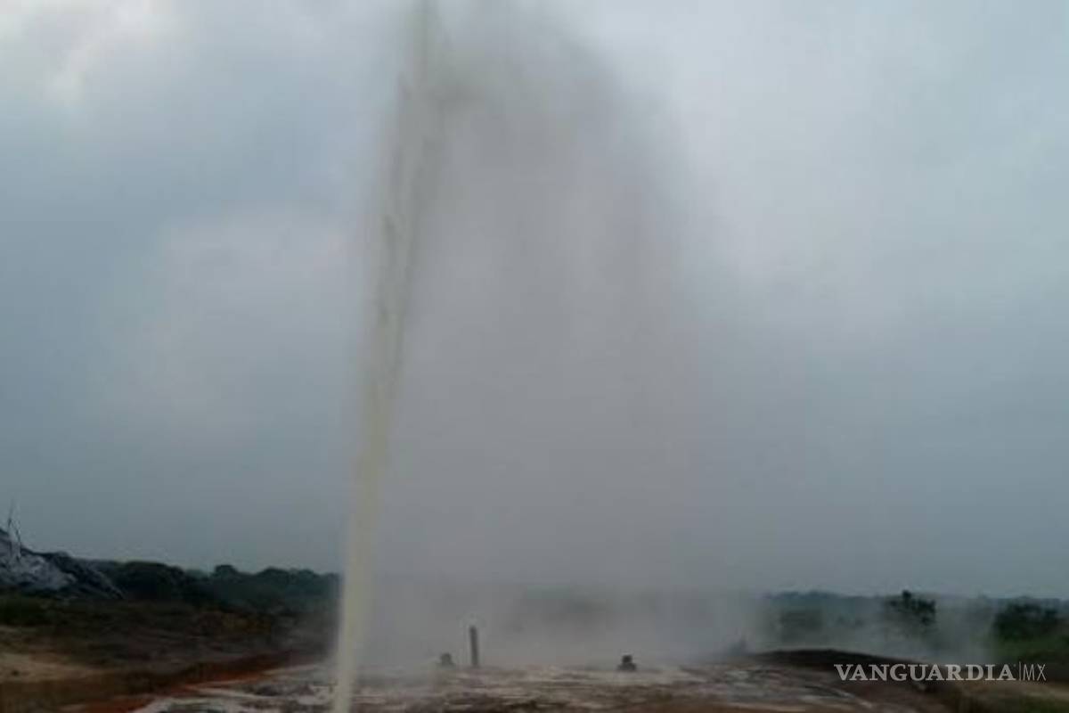 Fuga de gasolina en ducto de Pemex causa alarma en Puebla