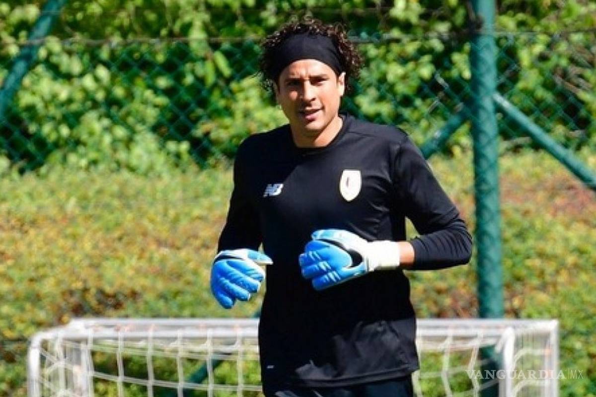 En el Standard de Lieja niegan la salida de Ochoa